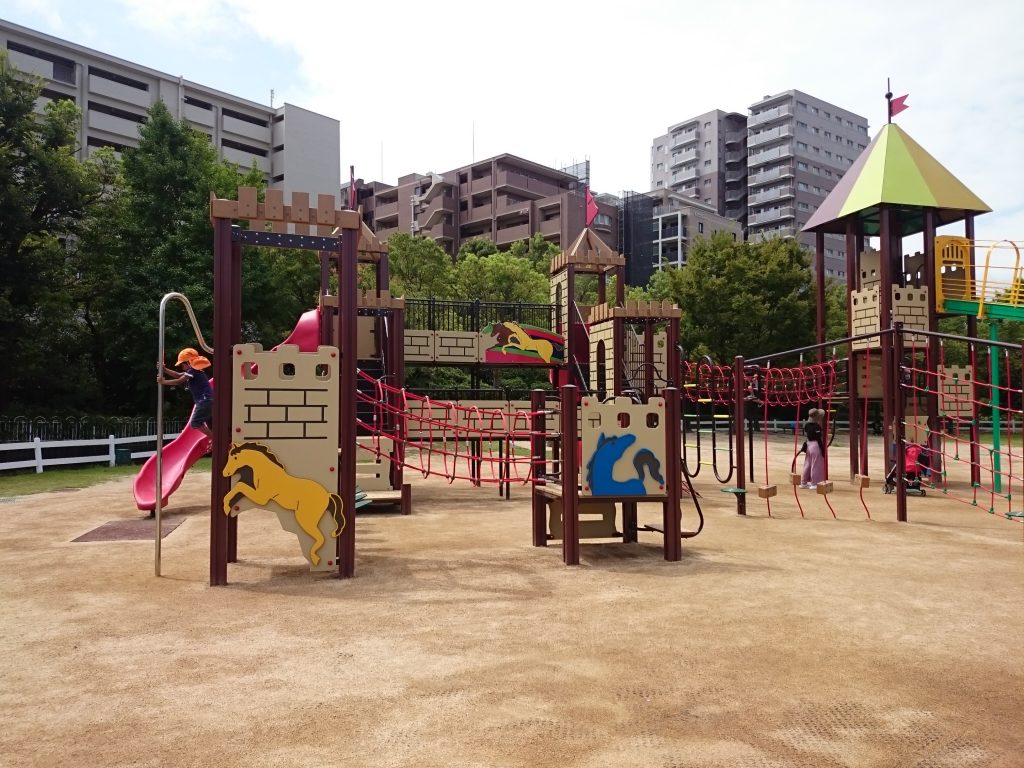 阪神競馬場　平日公園無料開放　宝塚の大型公園