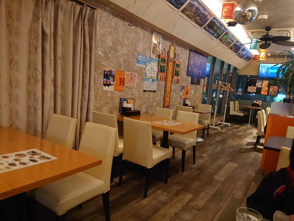 名古屋大須ランチ　ディナー　インドネパール料理店サンライト　ナンが大きい　お得　リーズナブル　コスパがいい