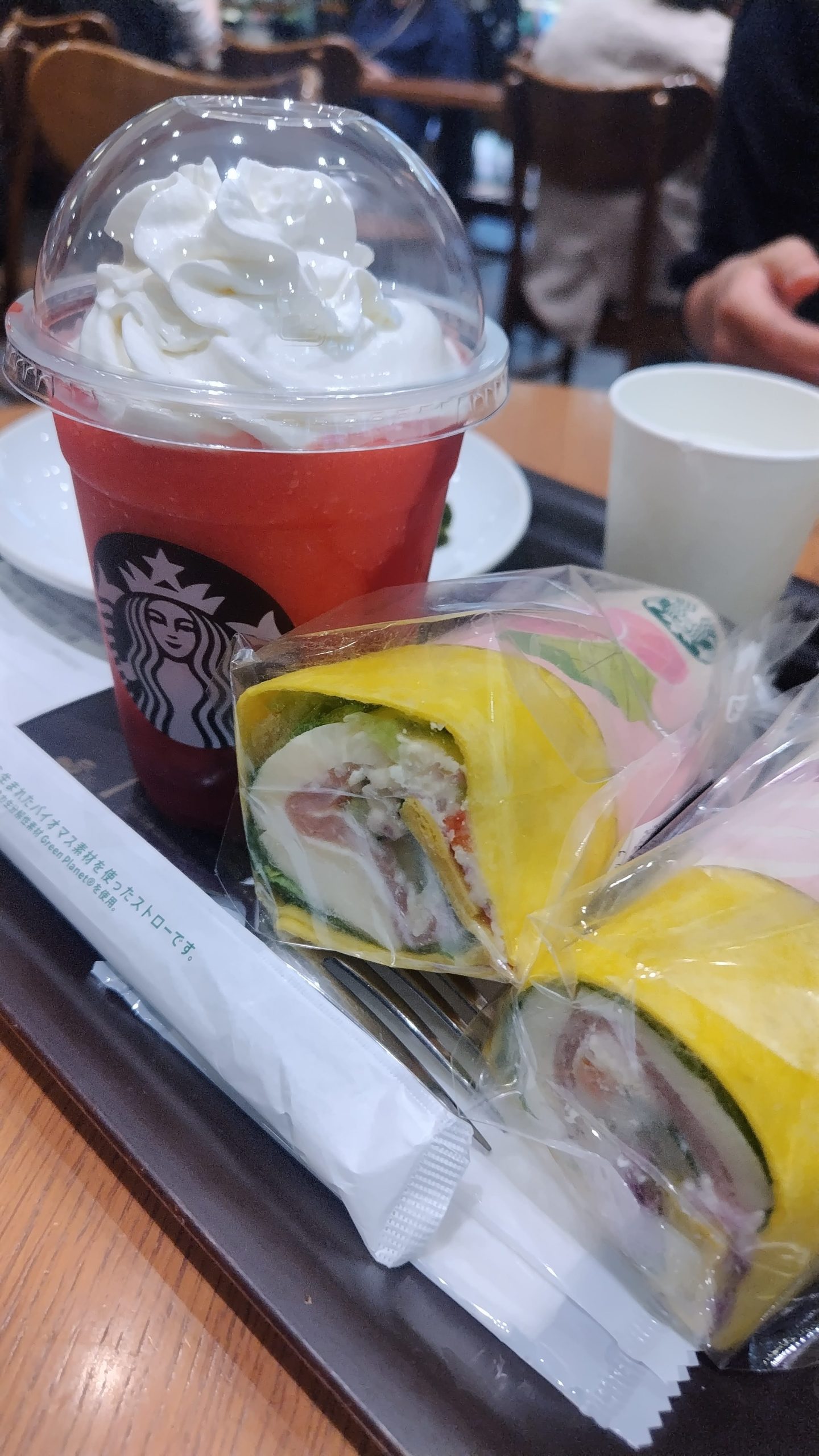 スタバのTHE 苺 フラペチーノ　季節限定　